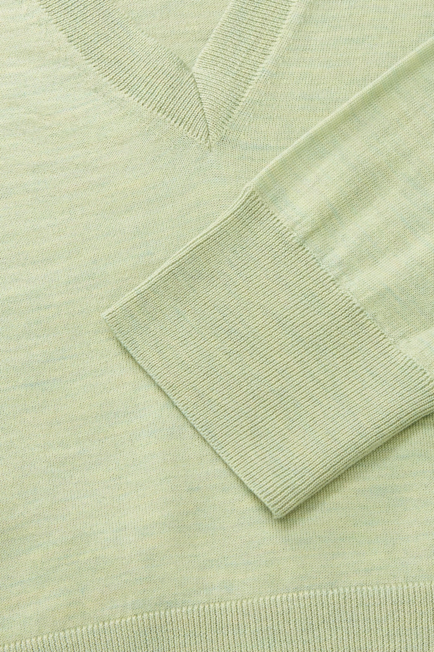 Skall Studio Amara v-neck jumper Jumper Light green mélange