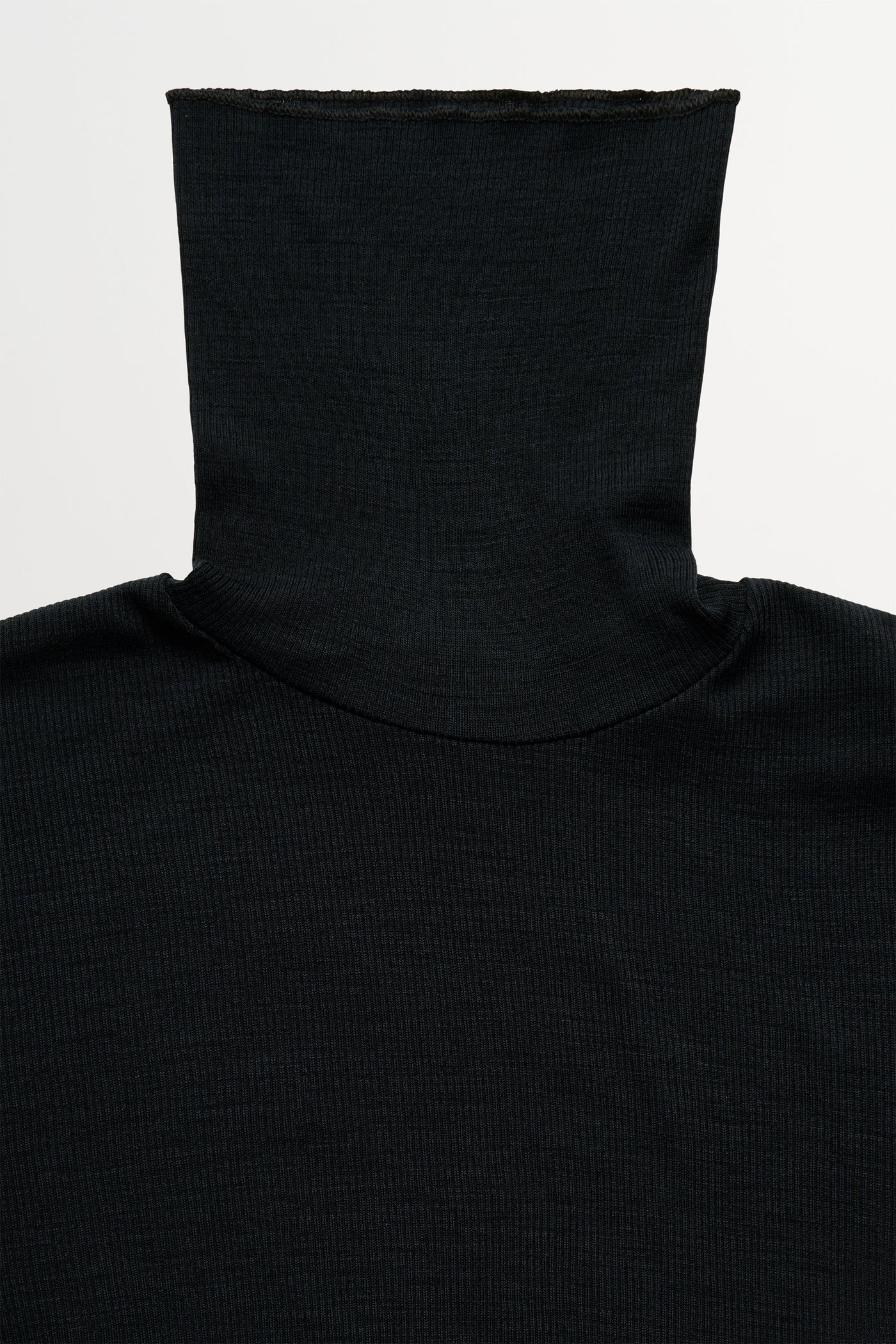 Skall Studio Amy t-neck tee Tee Black
